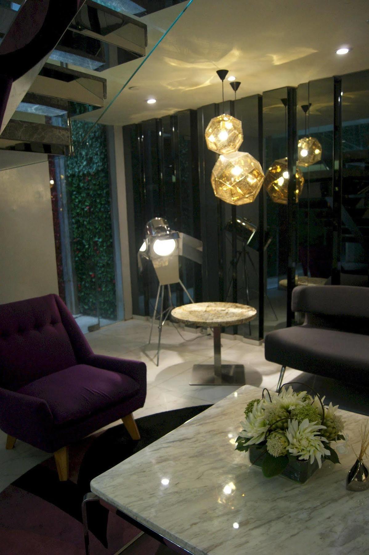 โณงแรมเอกซ์วายแซด Hotel ตาโคลบัน ภายนอก รูปภาพ