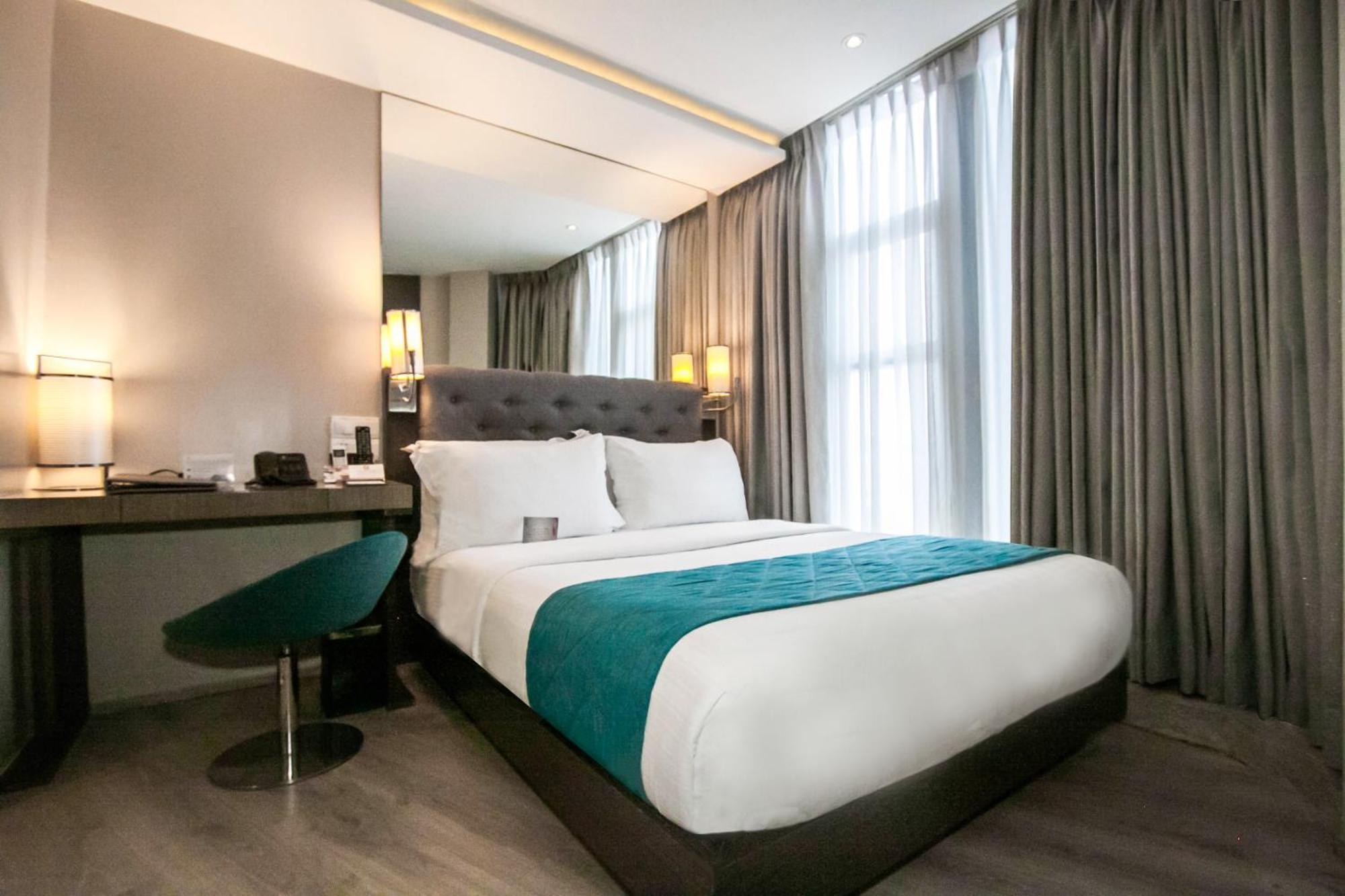 โณงแรมเอกซ์วายแซด Hotel ตาโคลบัน ภายนอก รูปภาพ